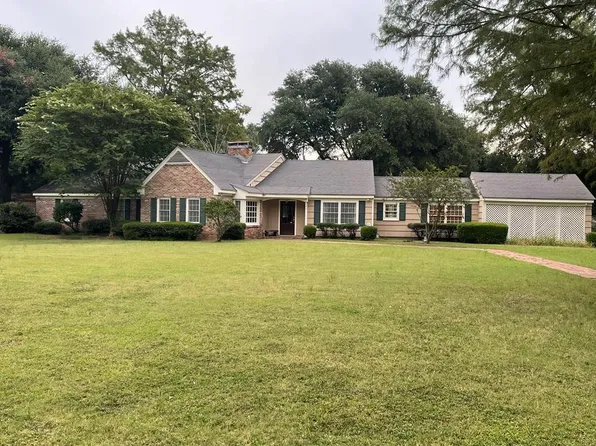 2076 Lakeside Dr, Greenville, MS 38701