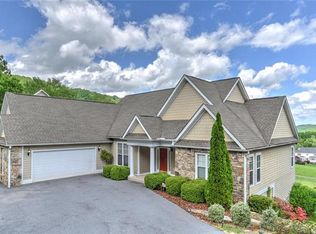 205 Vista Falls Rd, Mills River, NC 28759