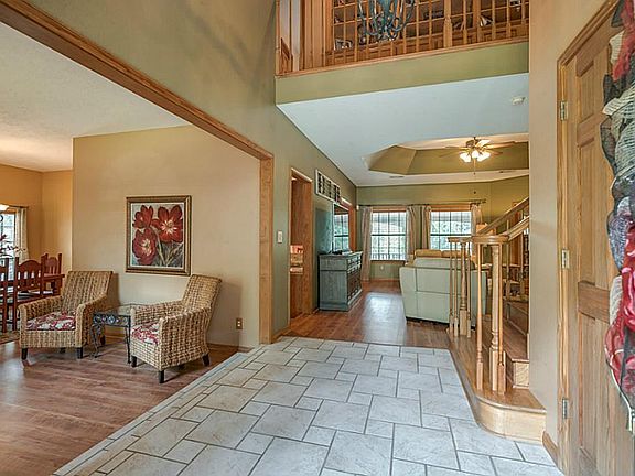 3rd image of 4025 Pepperhill Dr