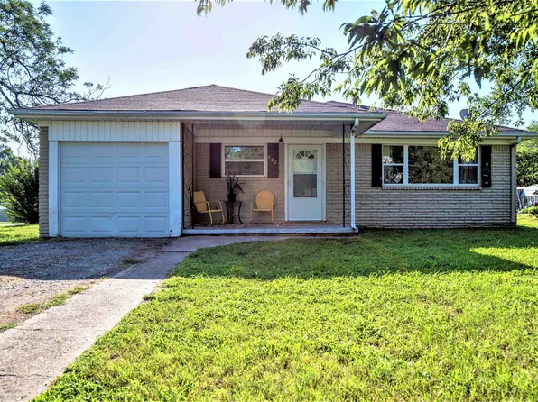 602 S 8th St, Comanche, OK 73529