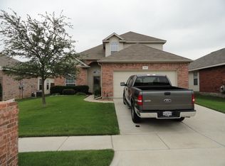 1052 Castle Top Dr, Haslet, TX 76052
