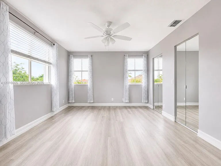 963 Falling Water Rd — Photo 11