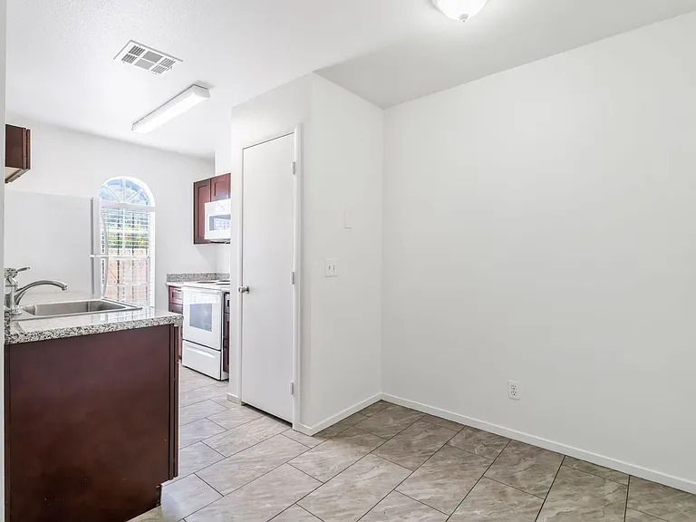 3683 Lucido Dr #24 — Photo 9