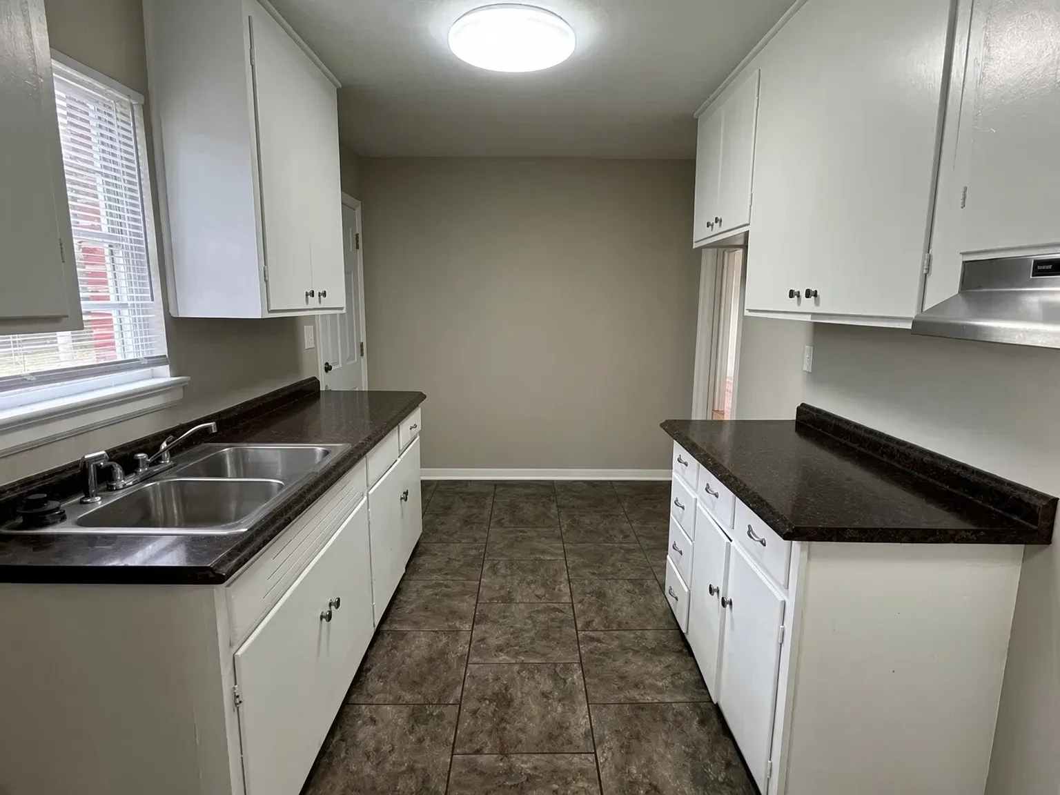 3 bed, 1232 sqft, $1,135 — Photo 3