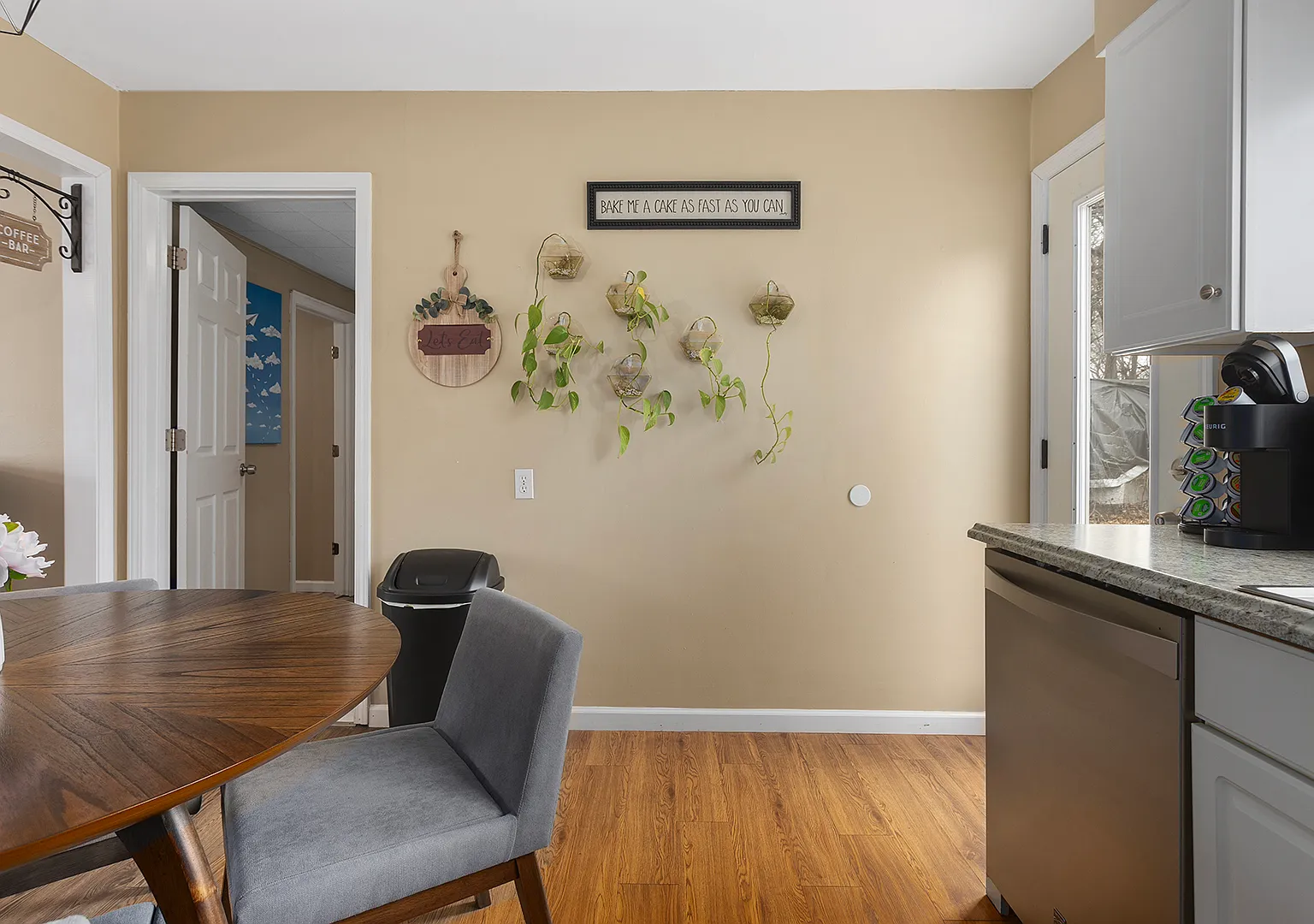 4 bed, 1236 sqft, $4,500 — Photo 1