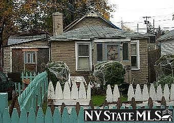 1st image of 19 Roquette Ave