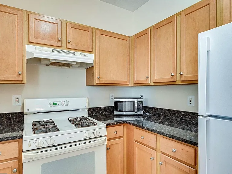 5115 Travis Edward Way #G — Photo 3