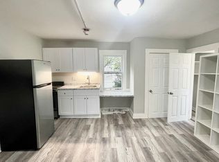 656 Main St APT 1, Warren, RI 02885