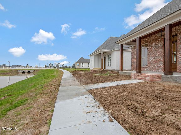 4th image of 311 Villager Ave #E