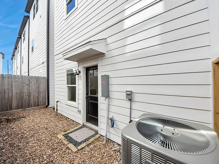 4814 Cochran St — Photo 43