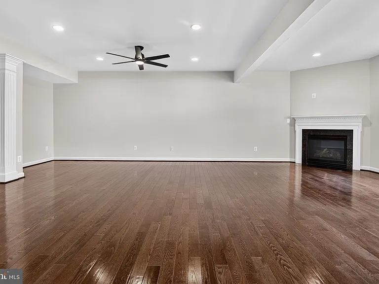 24949 Earlsford Dr — Photo 15
