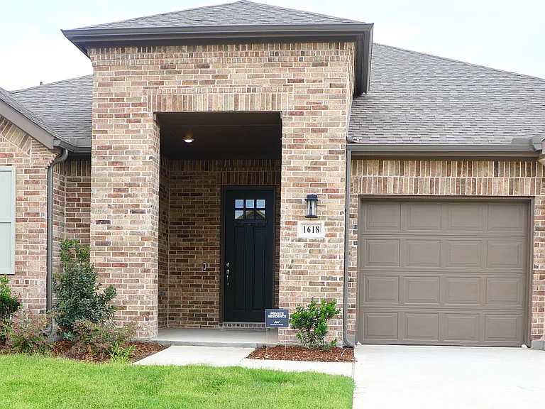 1618 Glacier Dr — Photo 29