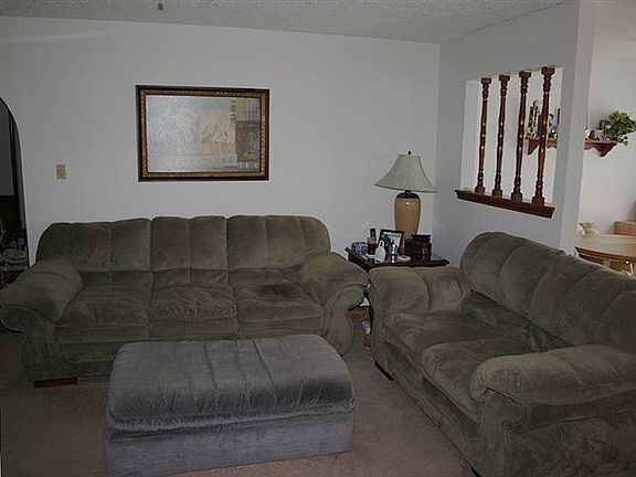 4th image of 201 SW Crystal Hills Dr