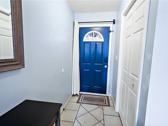5th image of 1266 34th Ave SW