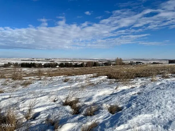 2700 Sage Ct NW, Watford City, ND 58854