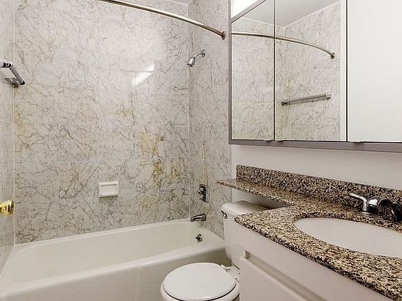 5th image of 245 E 44th St APT 5C