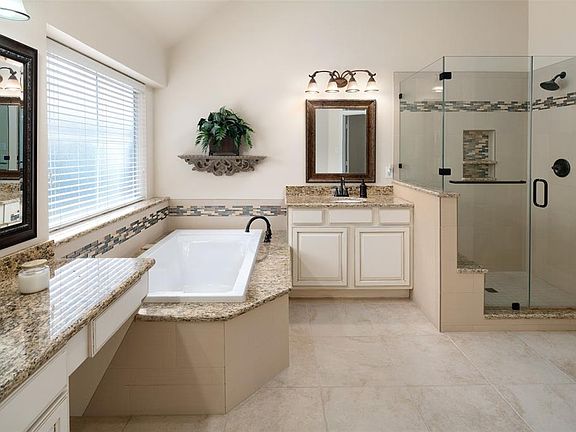 5th image of 5608 Sandalwood Dr