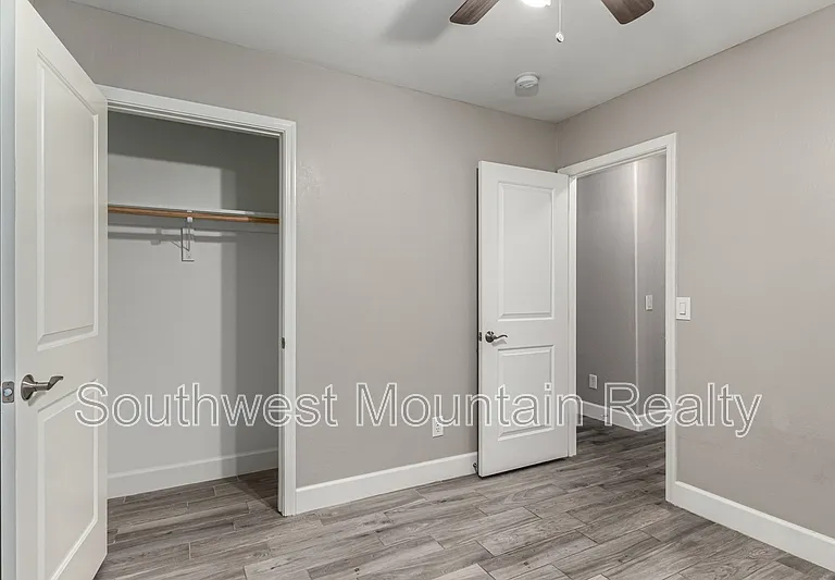 881 E Baylor Ln — Photo 25