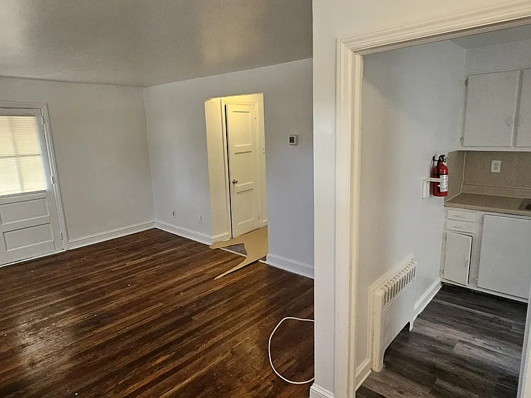51 Lee St #A — Photo 8