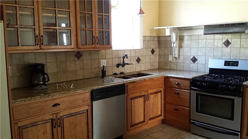 2nd image of 405 N Elliott St