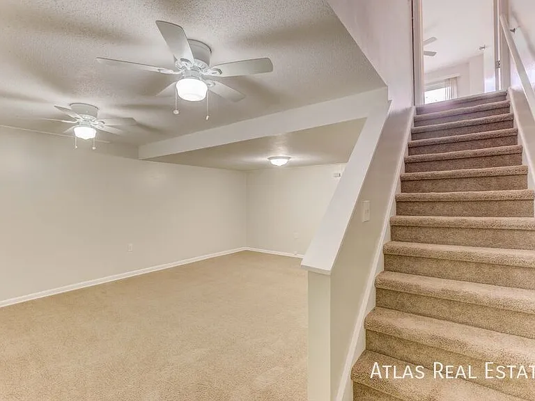 2565 Iris St — Photo 24