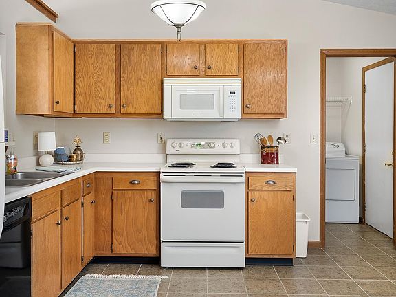 4th image of 110 Teasdale Dr