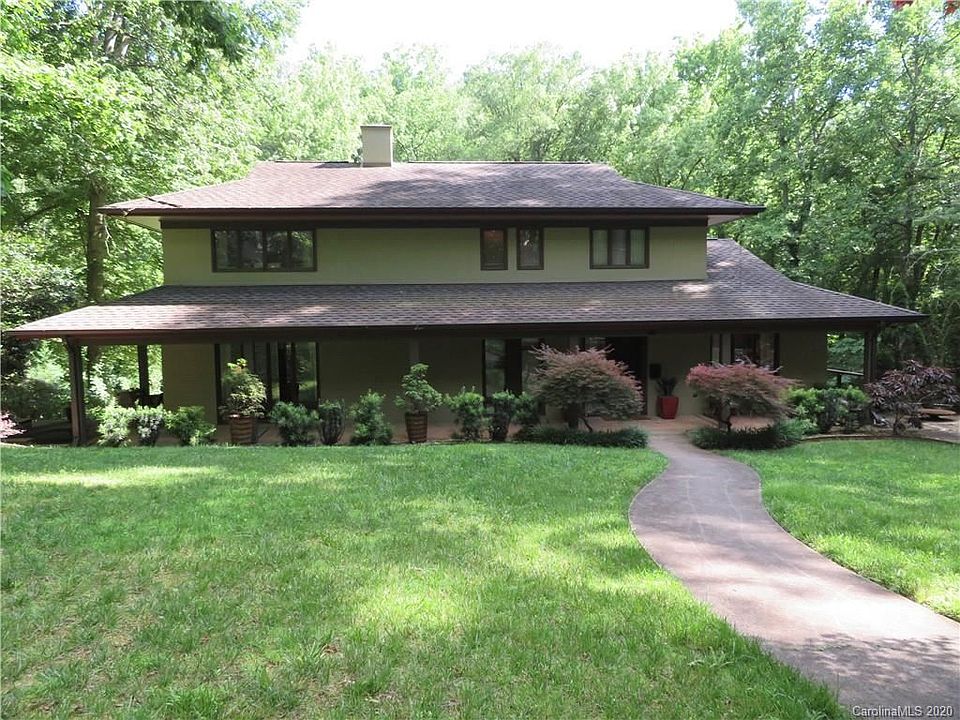 1st image of 105 Woodland Pl
