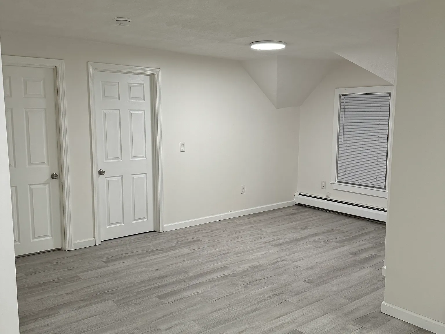2 bed, $1,900 — Photo 3