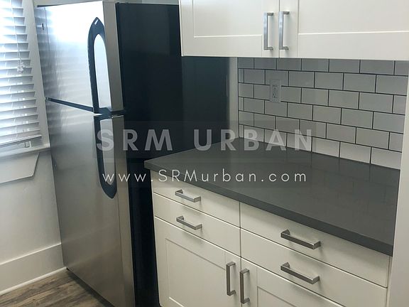 3rd image of 2027 Front St APT 9
