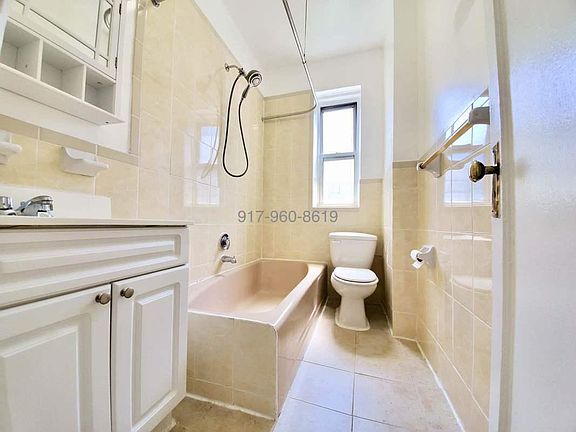 4th image of 1222 Morris Ave #A2