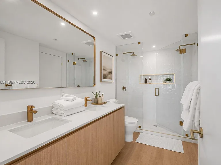90 NE 32nd St #710 — Photo 9