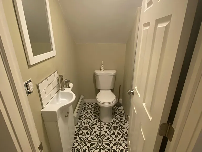 3rd floor full bath