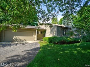 2503 Holly Oak Ct, Flint, MI 48532