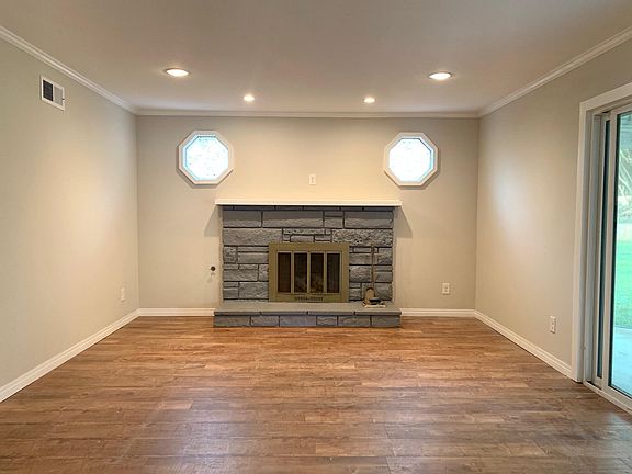 2nd image of 11801 Gager St