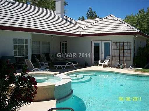 3rd image of 350 Kachina Cir