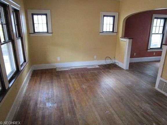 4th image of 124 Marseilles Ave
