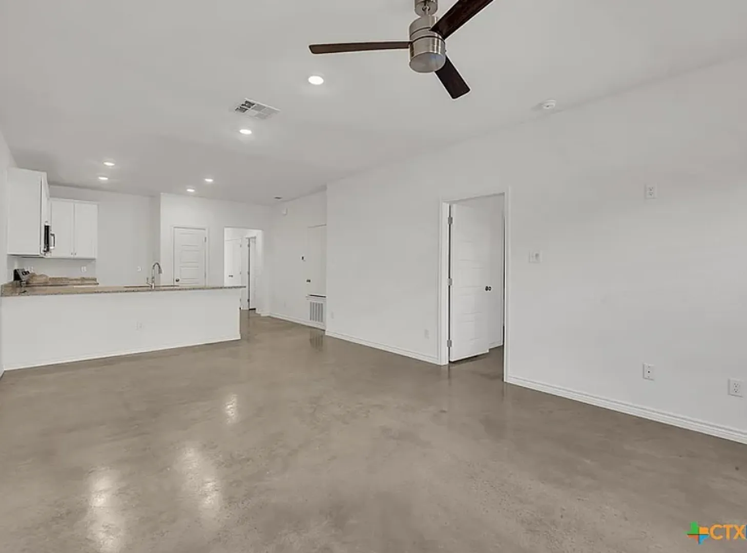 1210 Concord Drive Unit B — Photo 1