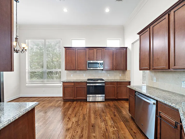 2828 Sherwin St — Photo 21