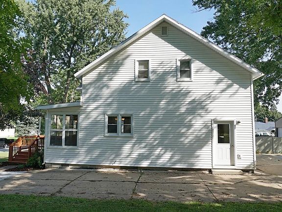3rd image of 906 Freeman St
