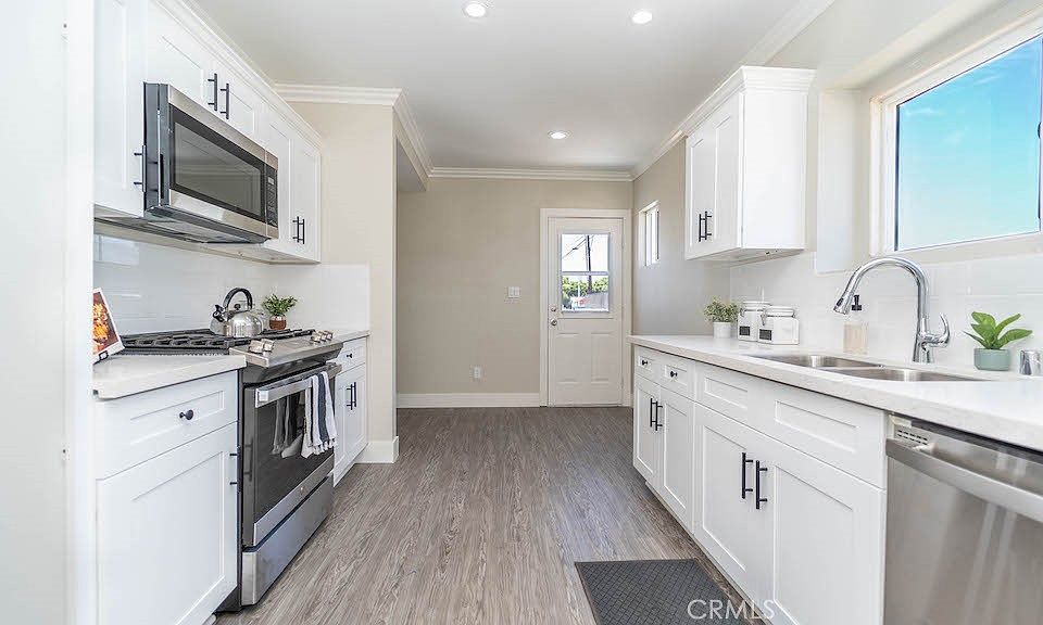 1st image of 8901 La Salle Ave