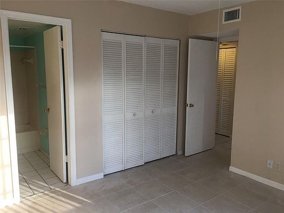 5th image of 817 Twin Lakes Dr #31-D