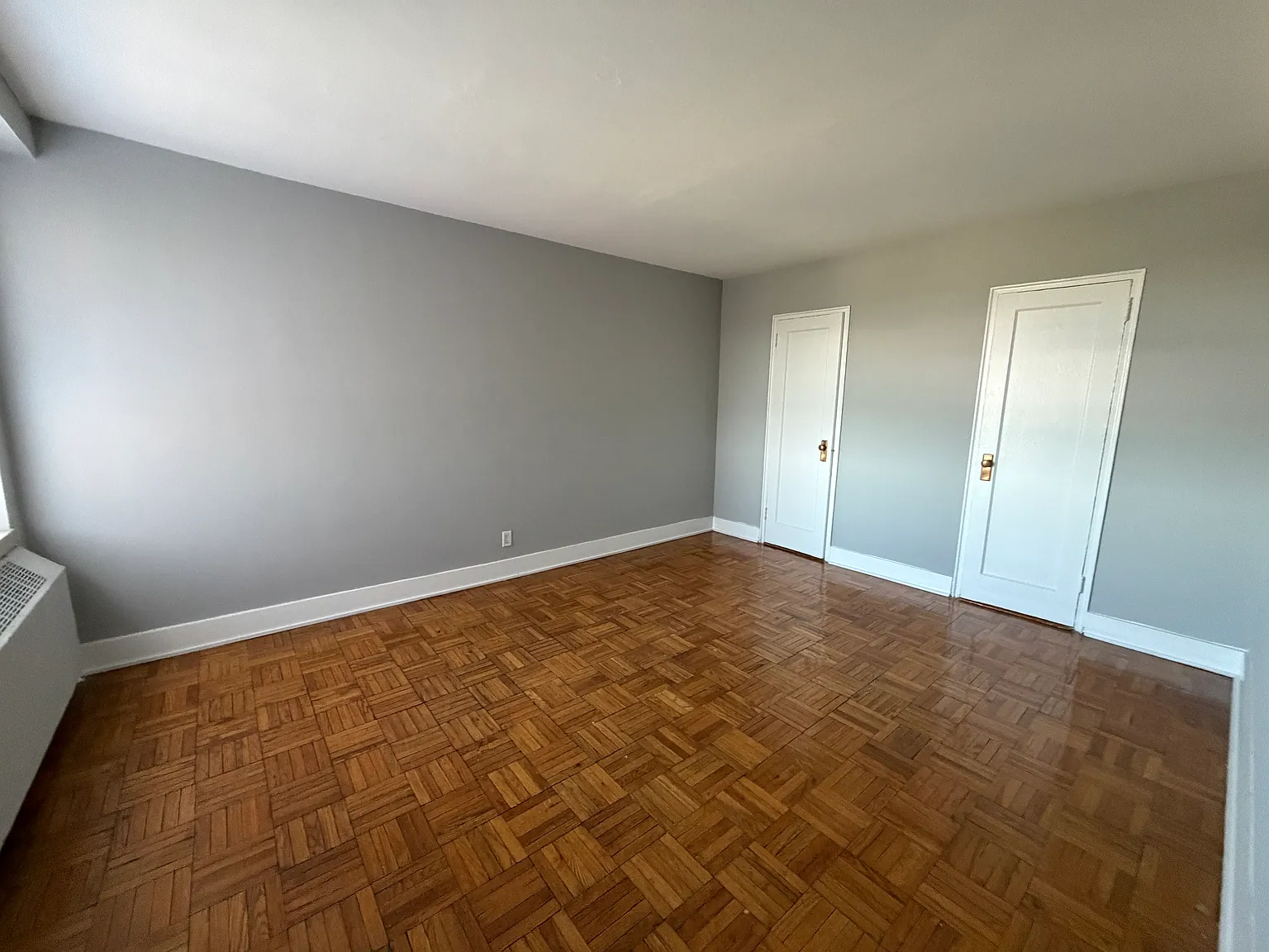 186th Ln, Fresh Meadows — Photo 4