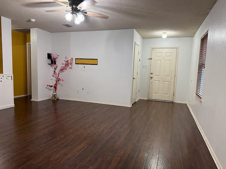 824 Mulder Dr — Photo 6