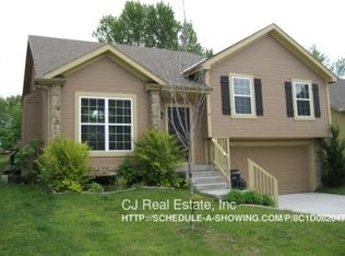 316 NW Fox Hollow Ln, Blue Springs, MO 64015
