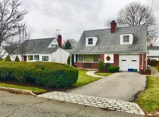 19 Douglas Pl, Eastchester, NY 10709