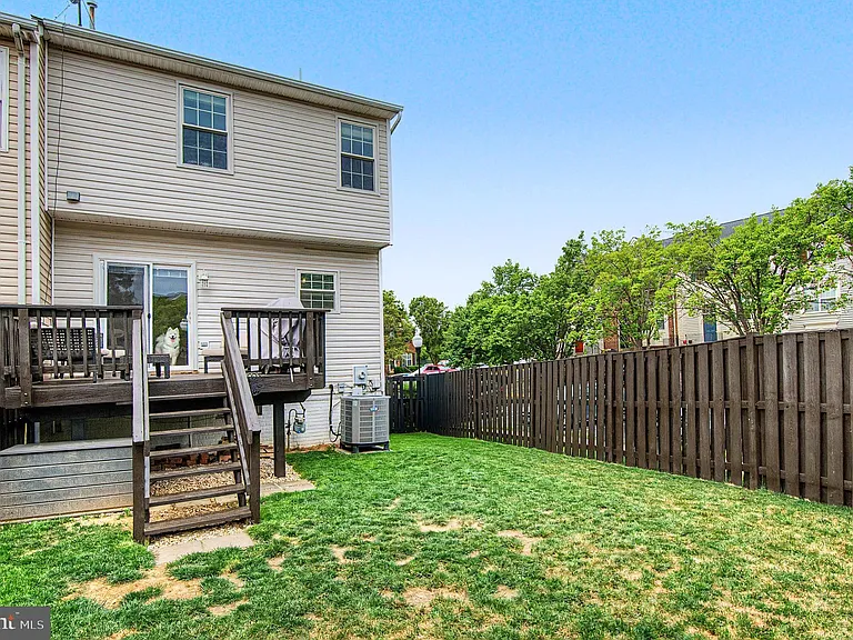 510 Lilac Ter NE — Photo 38