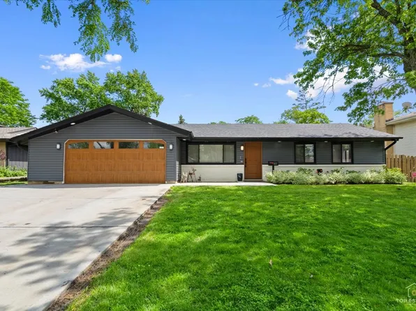 823 Georgean Ln, Schaumburg, IL 60193