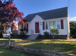 20 Arcadia Ave, Rumford, RI 02916
