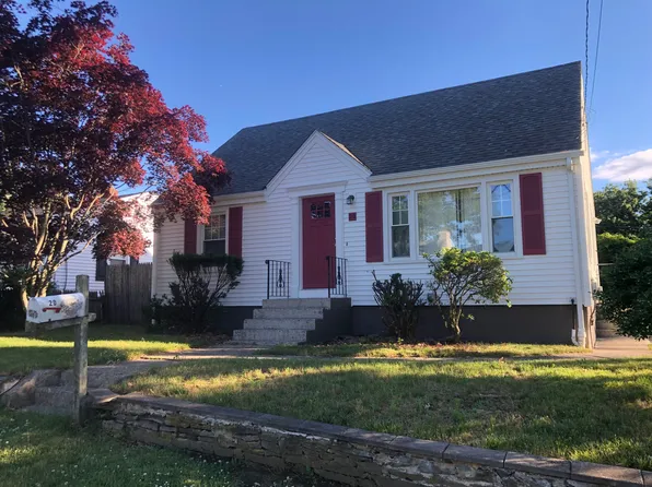 20 Arcadia Ave, Rumford, RI 02916