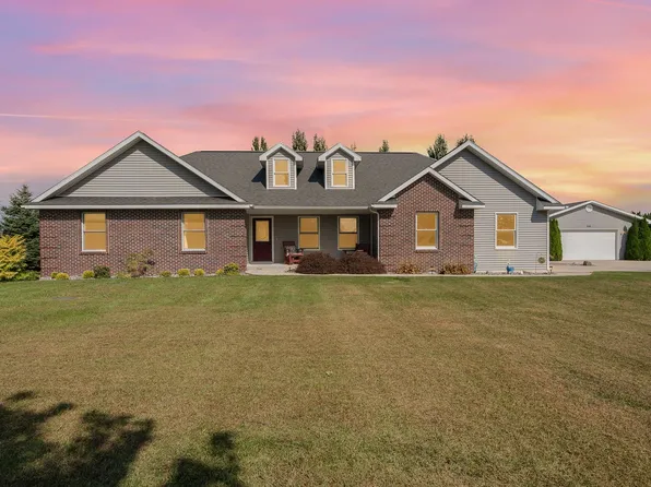 245 Delta Rd, Freeland, MI 48623